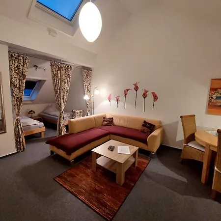 Relax Merheim Апартаменты Кёльн